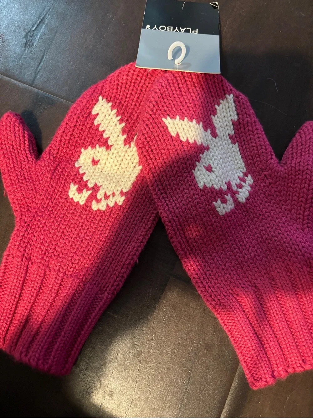 Official Playboy knitted Gloves 🧤 in pink NWT vintage Y2K